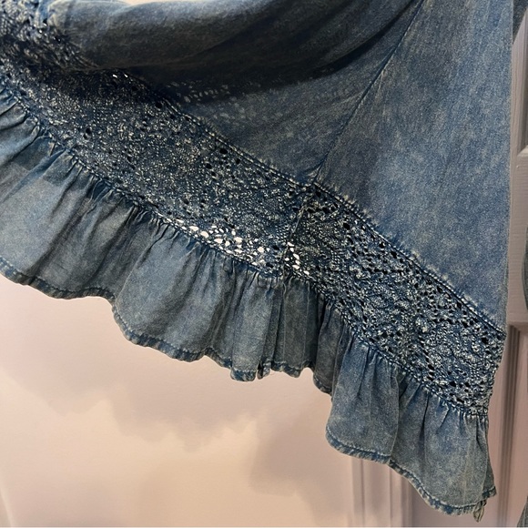 Altar’d State Bell Sleeve Midi Dress. Belt included! - Picture 4 of 12